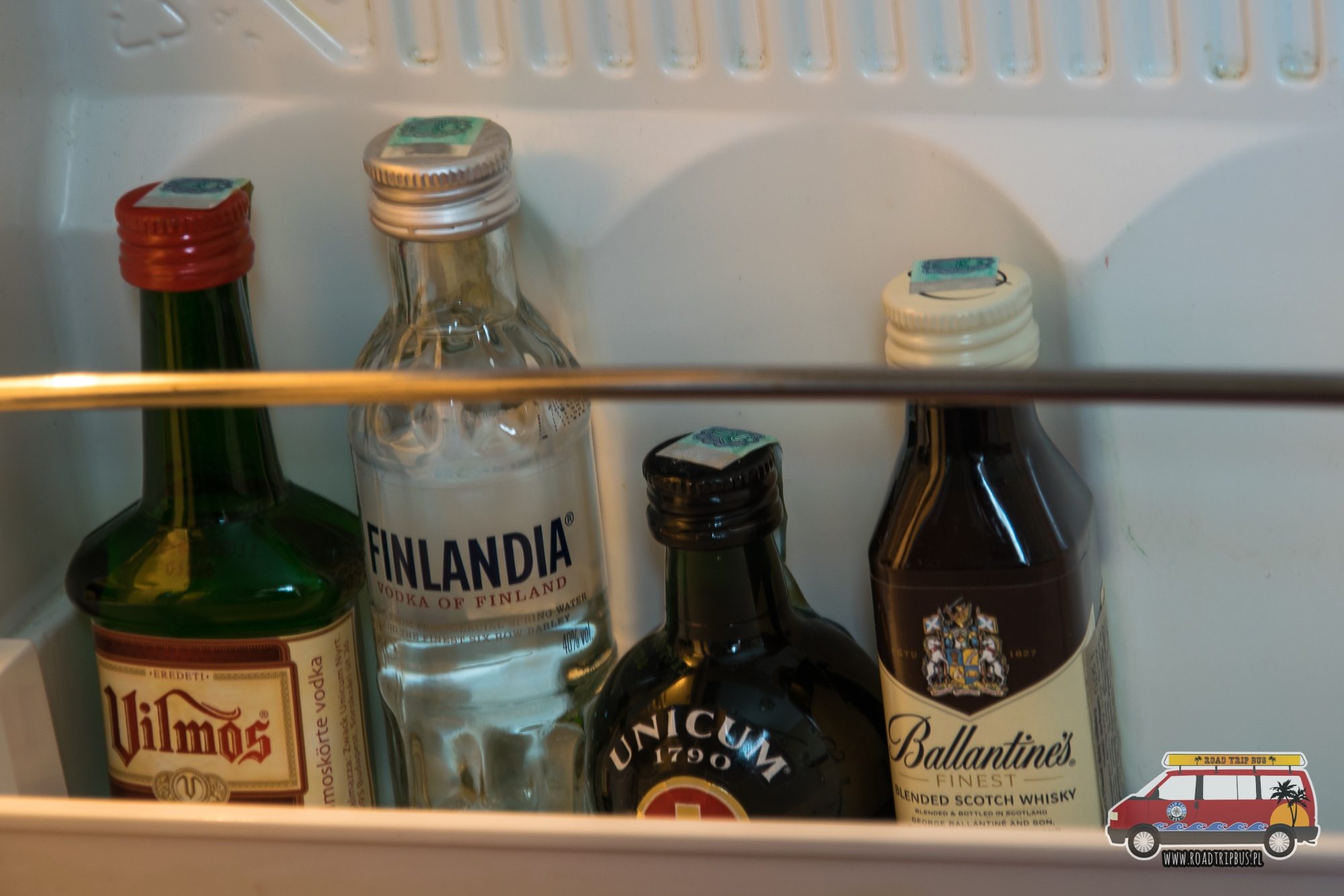 alkohole w minibarku