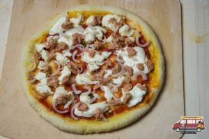 pizza con tonno e cipolla