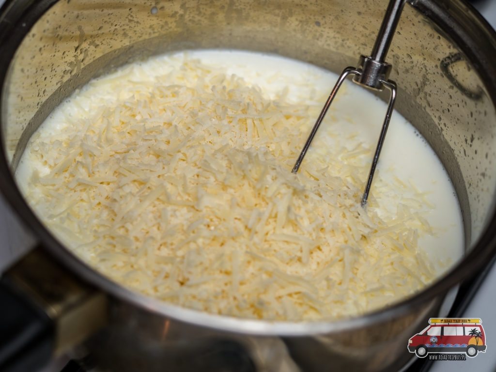 beszamel z parmezanem