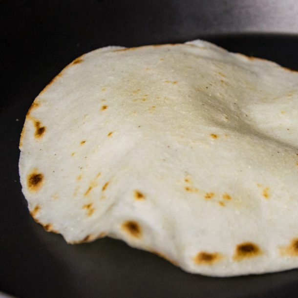 Tortilla kukurydziana przepis na tradycyjną meksykańską tortillę