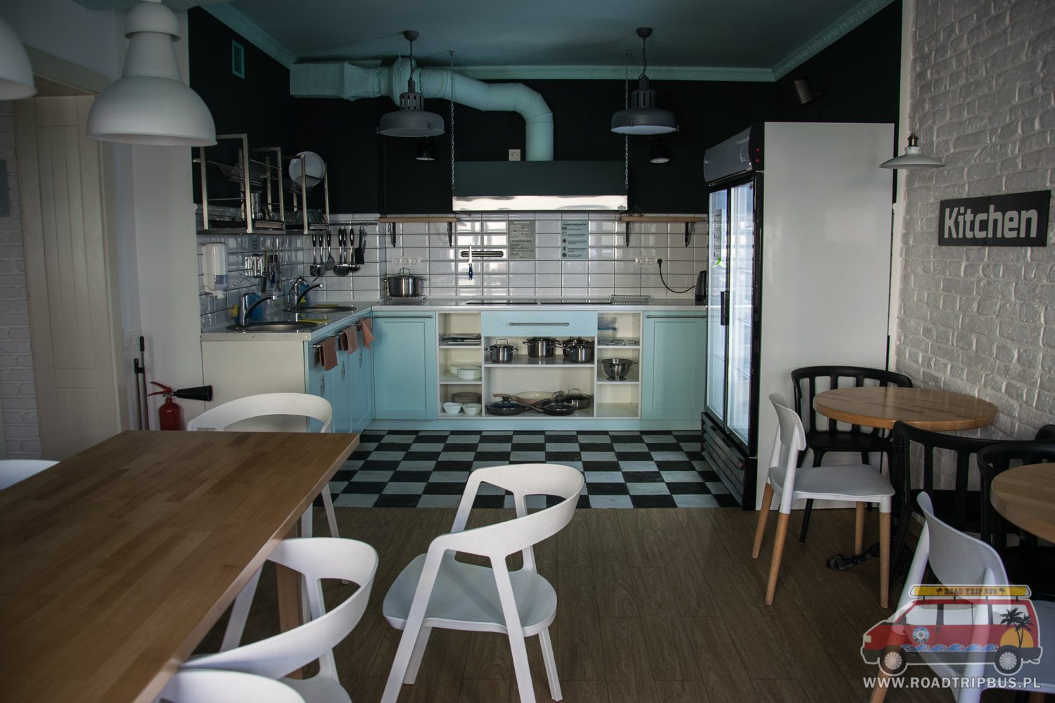 jadalnia z kuchnią