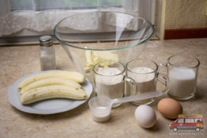 składniki na chleb bananowy