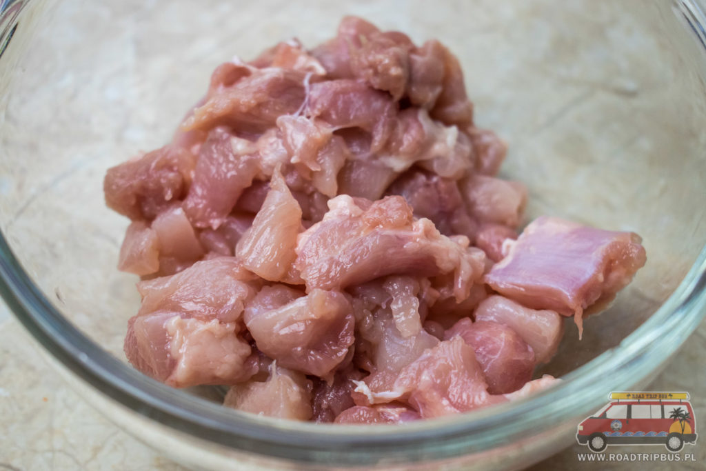 pokrojony filet z udka kurczaka