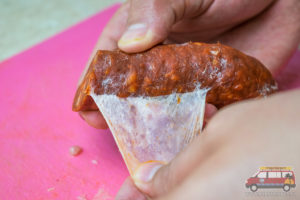 obieranie chorizo