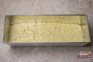 wykładamy ciasto do formy