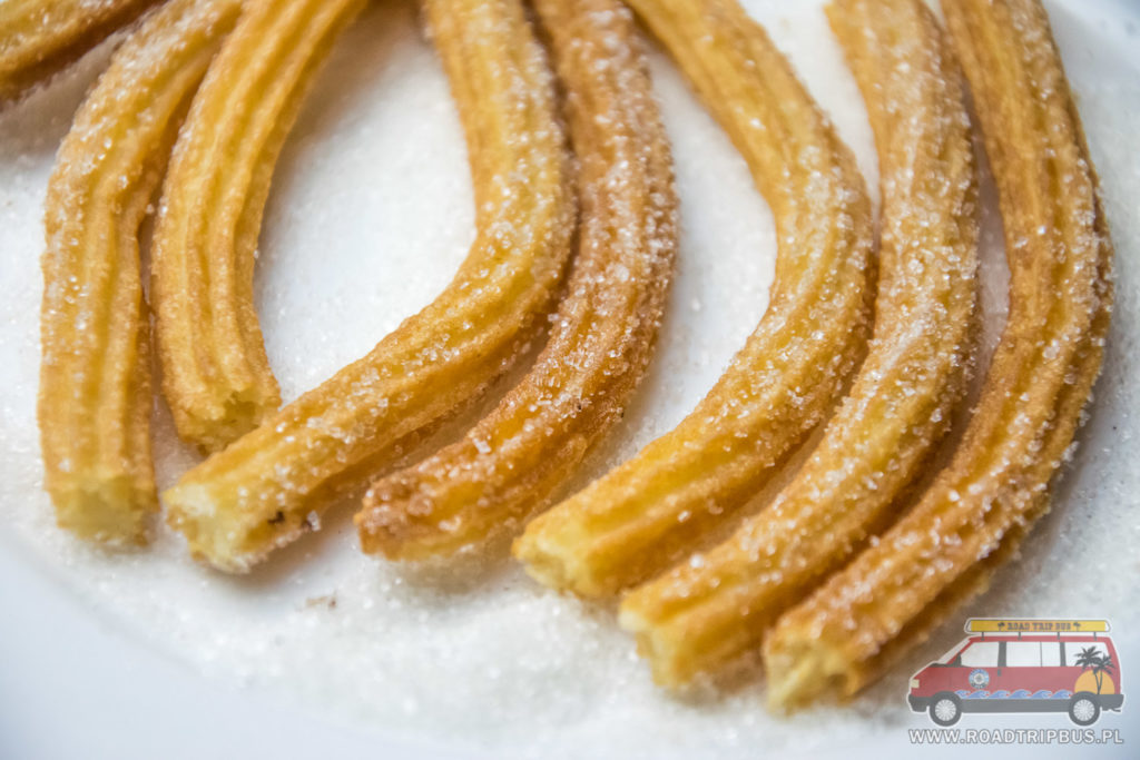 churros w cukrze