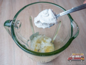 dodajemy śmietankę kokosową