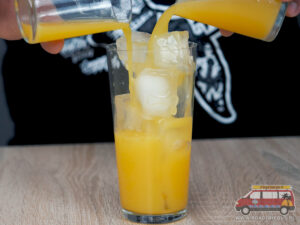 sok pomarańczowy i ananasowy