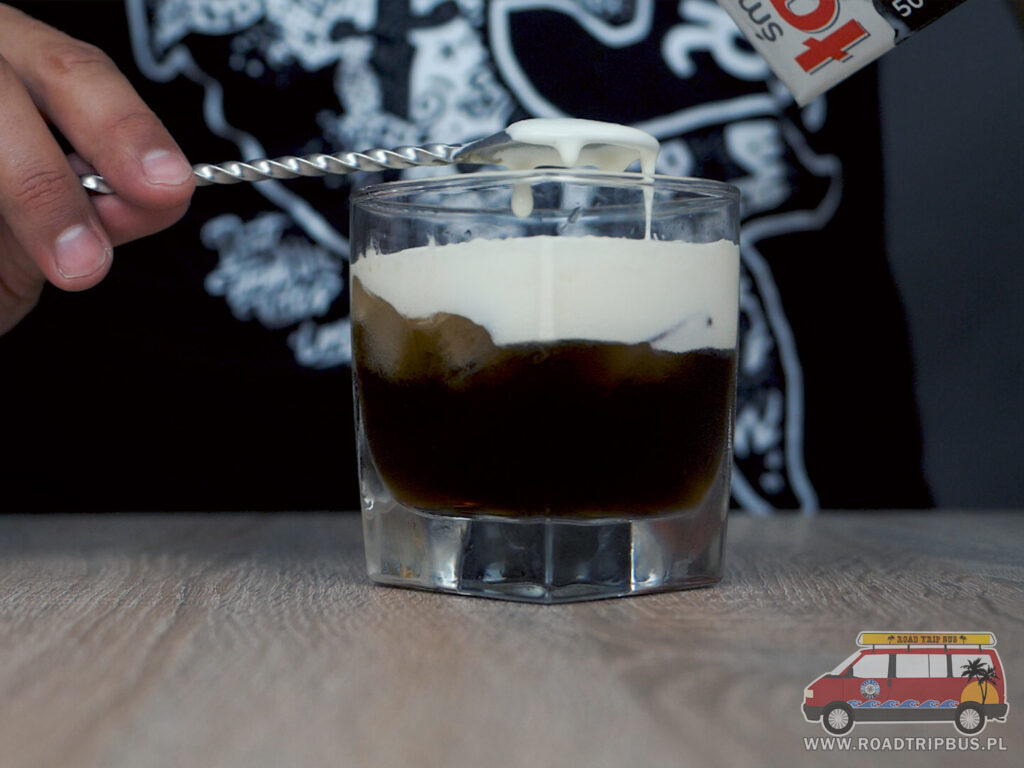 nalewanie śmietanki