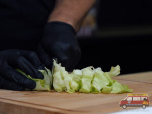 pokrojona sałata lodowa