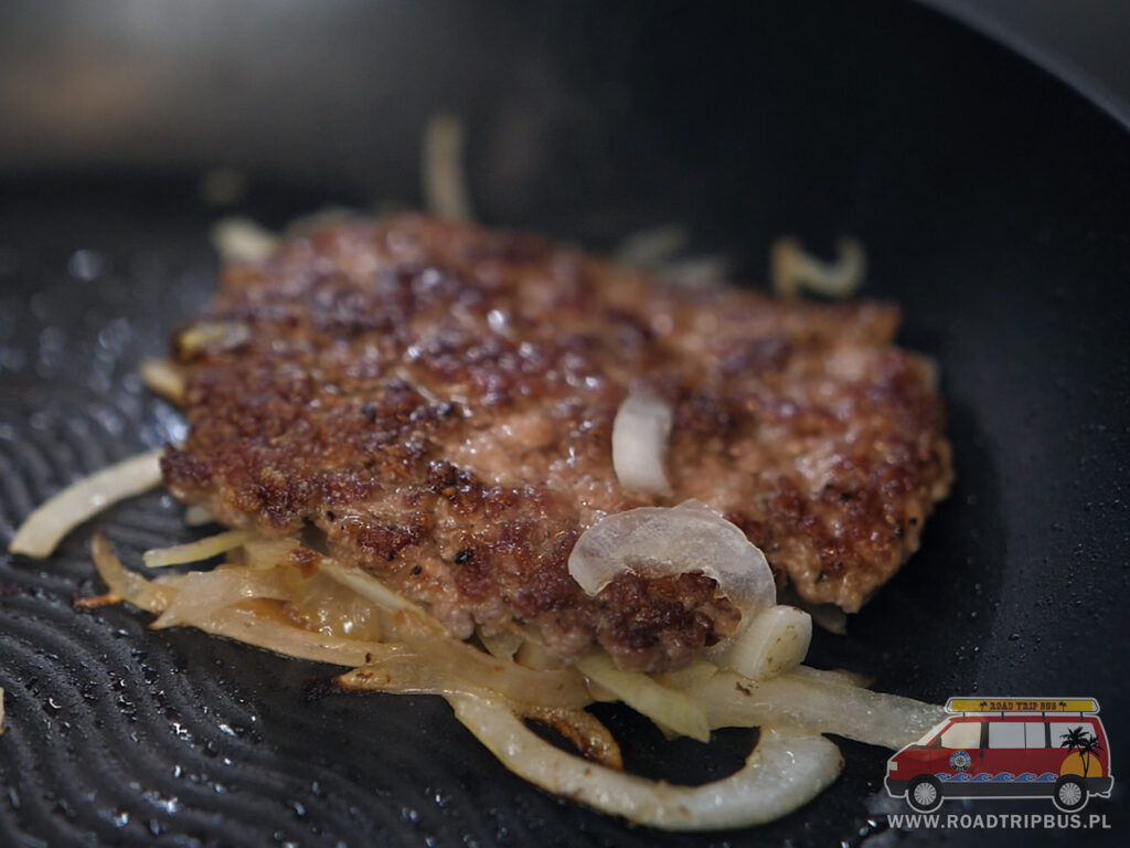 smashburger z cebulą