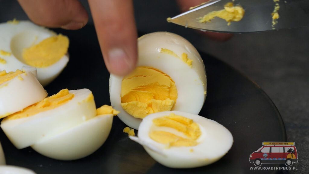 krojenie jajka na twardo