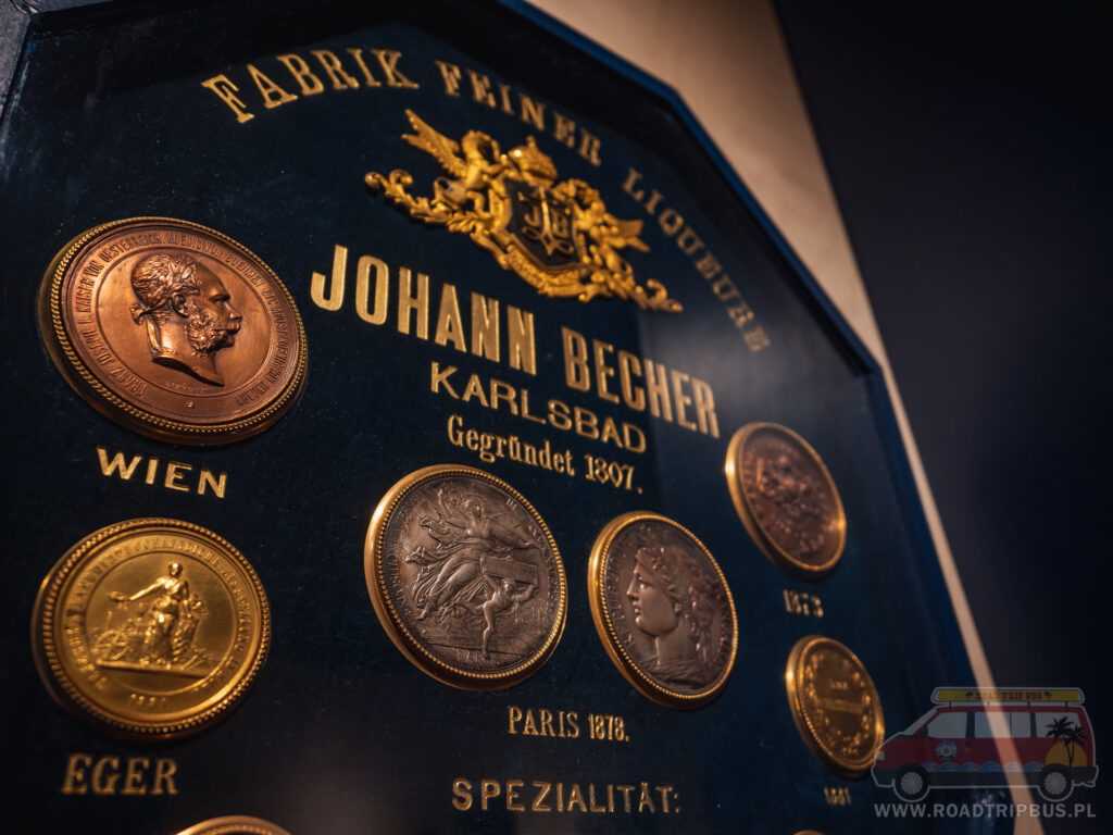 medale w muzeum jana bechera w Karlowych Warach